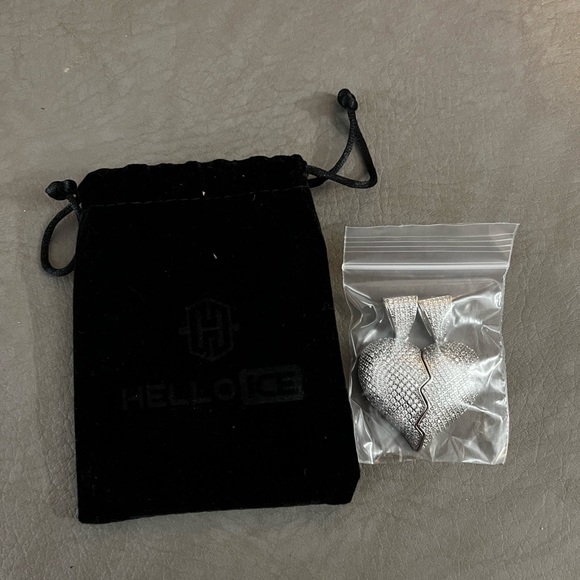Hello Ice Heart Shaped Pendants (2 Piece set) - Picture 4 of 5